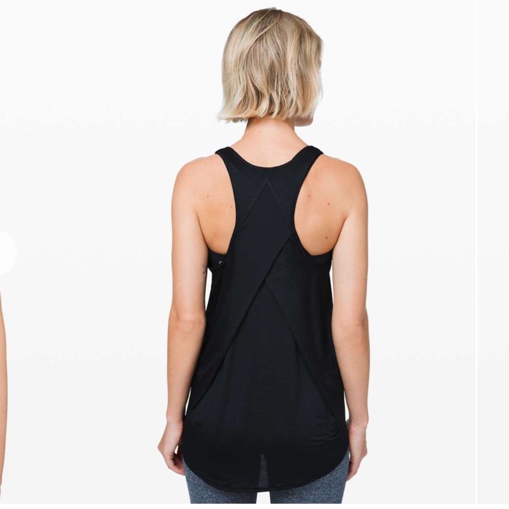 Lululemon Essential Tank Pleated *Jersey
Black